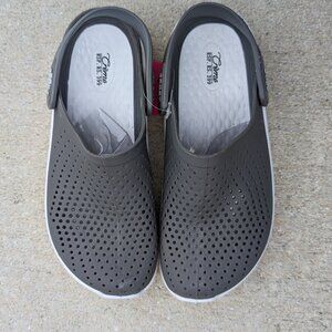 Gray Unisex Classic Clogs Sandals with Back Strap Water Friendly Slip-ons